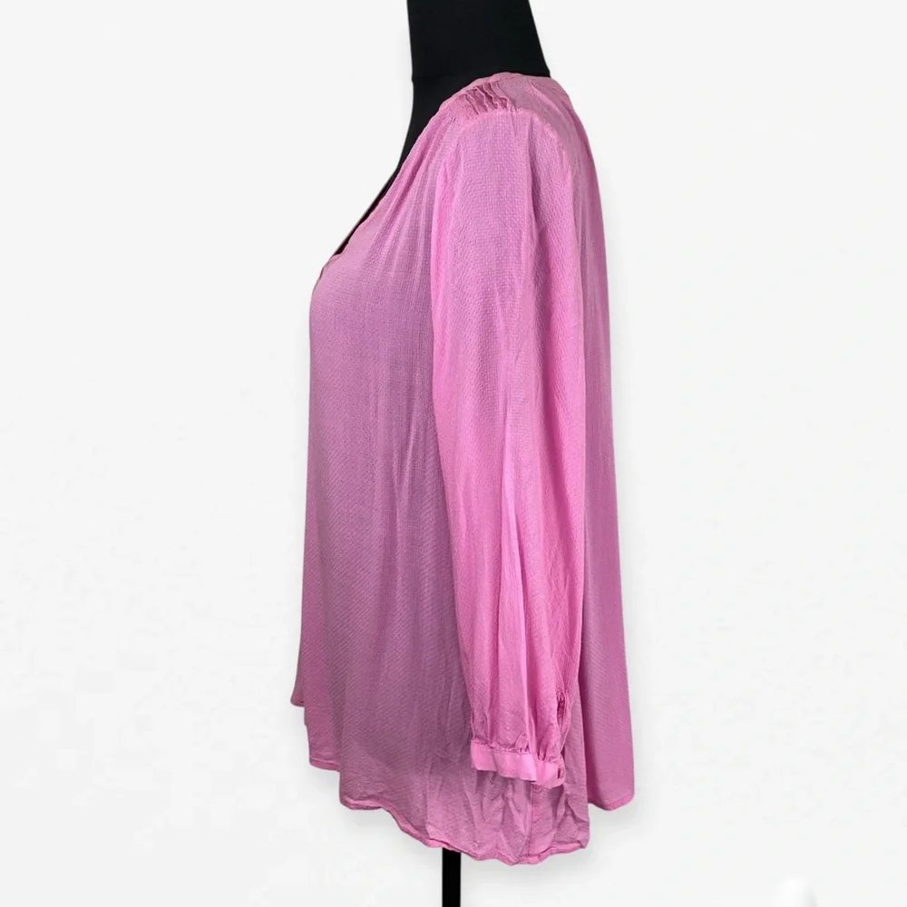 Elle Pink Flutter Sleeve Blouse Relaxed Style v-neck blouse top - Picture 3 of 9
